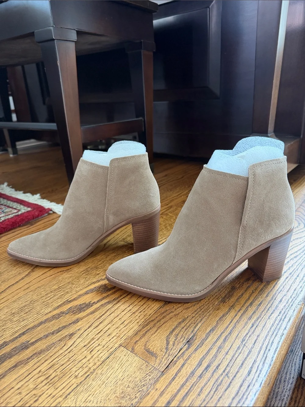 Dolce Vita “Spade” Pointed Toe Block Heel Booties in Mushroom Suede Sz 9